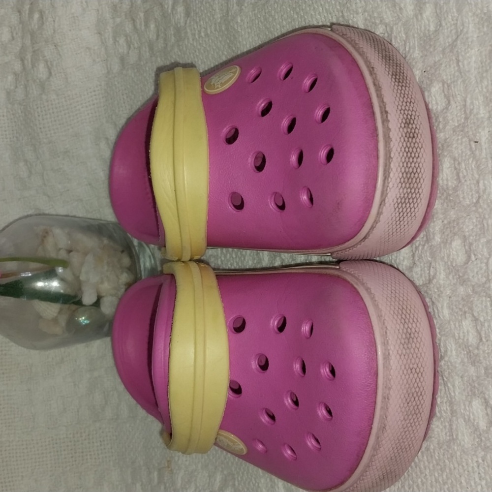 Crocs 10/11 Pink Sandles Girls